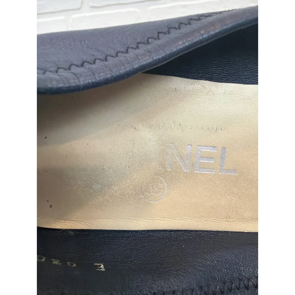 Vintage Chanel CC Cap-Toe Ballerina Flats Navy Black Leather Size 38